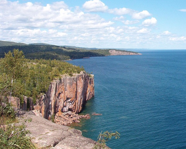 Shovel Point cliff over the lake
