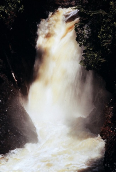 The Cascade River dropping over its ledges